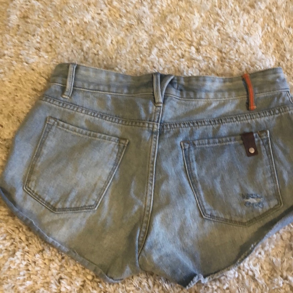 Shorts - Picture 2 of 3